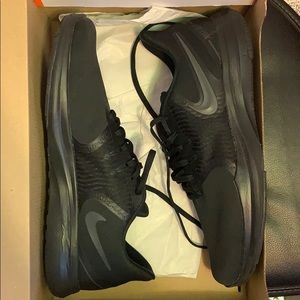 Women’s Size 11 Nike Training Shoes